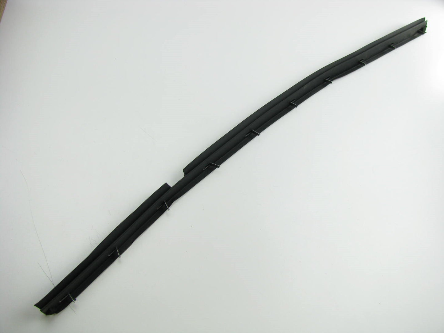 New REAR LEFT Door Window Inside Weatherstrip Belt Seal OEM For 2006-2010 Optima