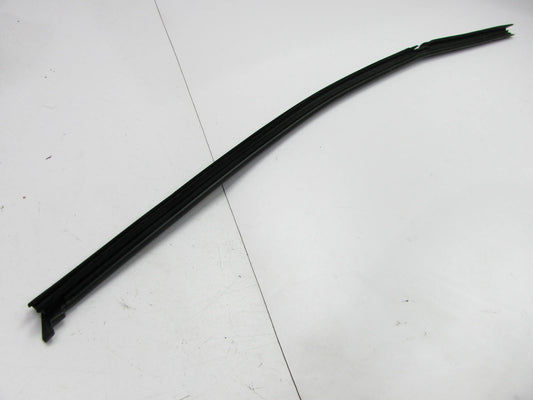 Rear Right Door Belt Weatherstrip Seal Strip For 18-23 Kia Stinger 83241J5000