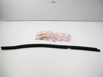 REAR Right Door Window Belt Weatherstrip Seal OEM For 2006-09 Sorento 833413E000