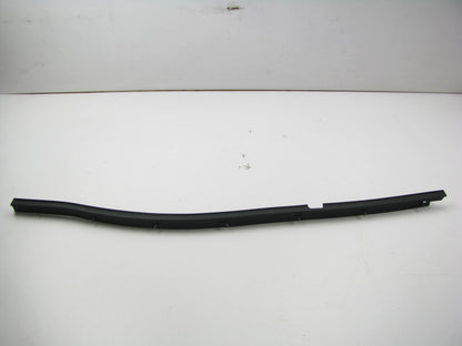 REAR Right Door Window Belt Weatherstrip Seal OEM For 2006-09 Sorento 833413E000