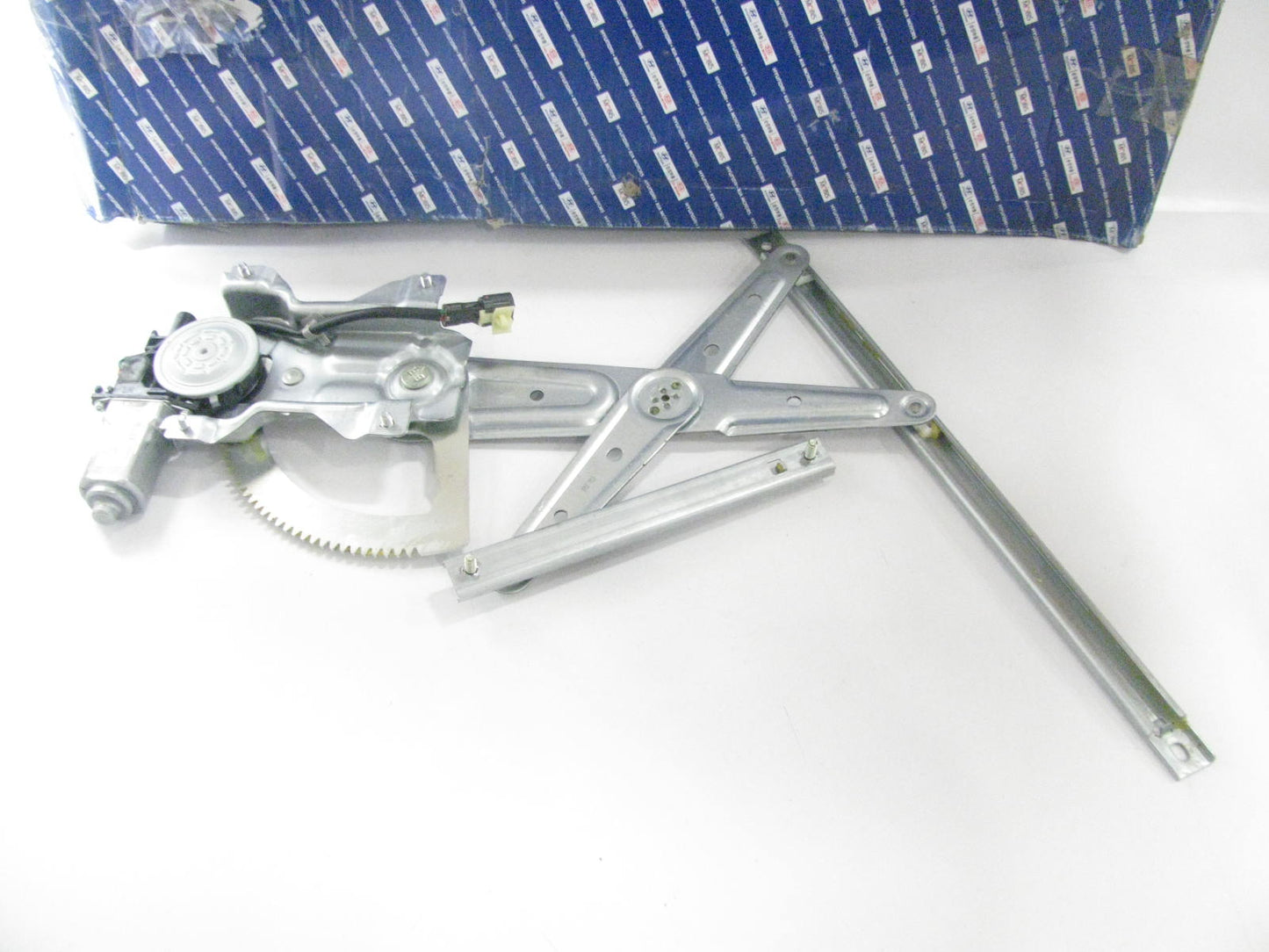 NEW GENUINE OEM Rear Left Window Regulator For 2003-2008 Kia Sorento 834013E002
