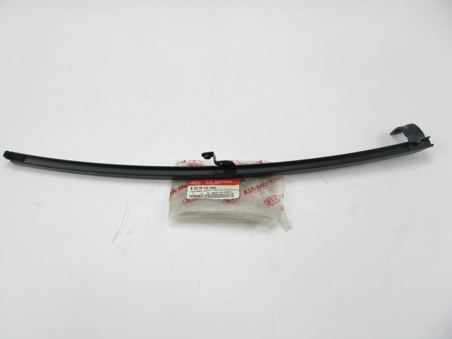 New Genuine REAR LEFT Door Division Channel OEM For 2006-2011 Kia Rio 835101G200