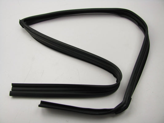 NEW Rear Left Door Window Glass Weatherstrip Seal OEM For 05-10 Kia Sportage