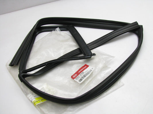 Rear LEFT Door Glass Run Down Channel Weather Strip Seal OEM For 14-16 Kia Forte
