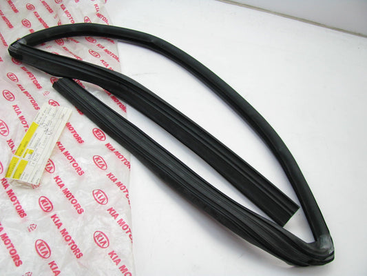 New OEM Rear Right Door Window Weatherstrip Seal For 01-05 Kia Optima 8354038000