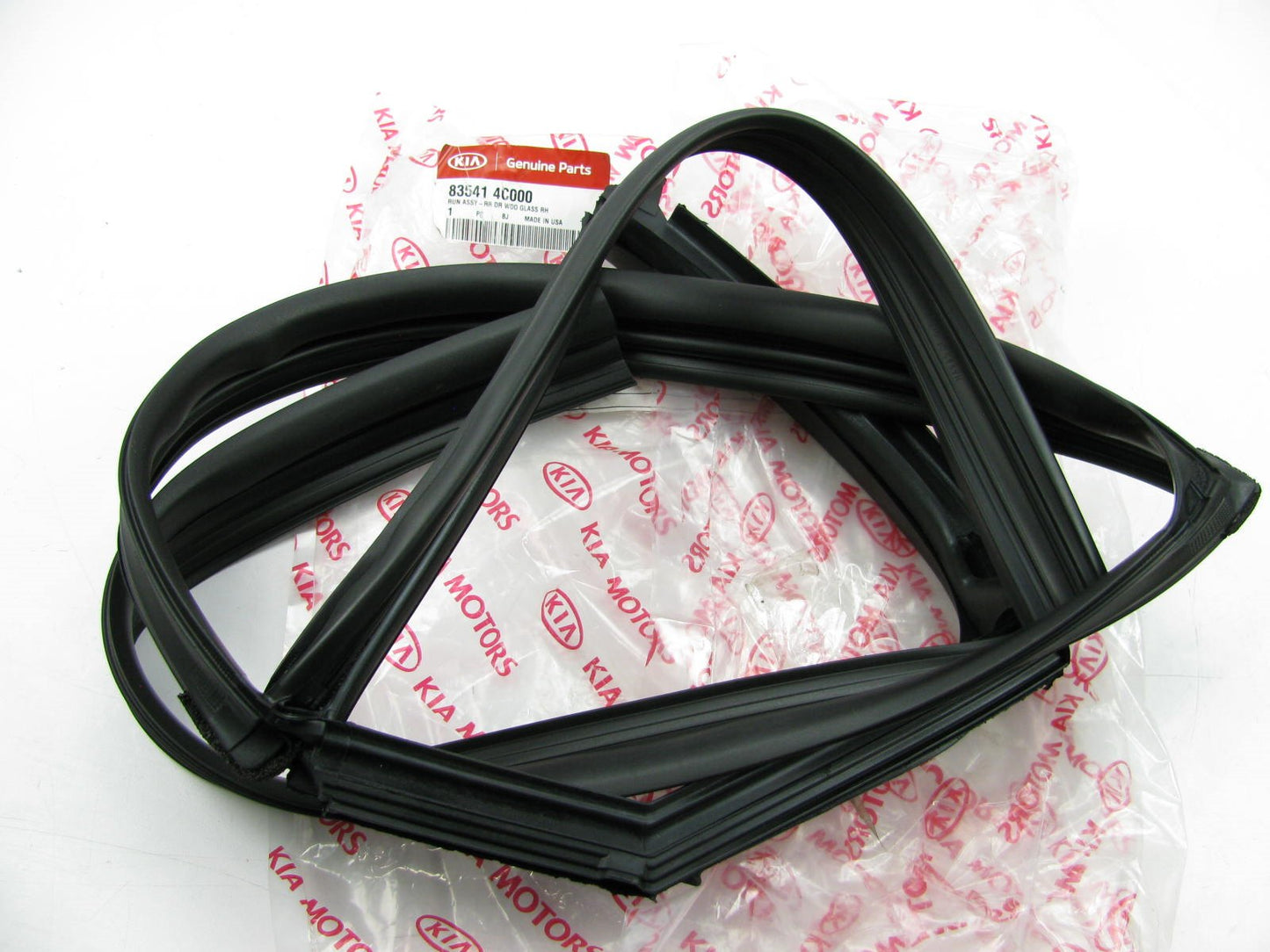 REAR RIGHT Window Glass Run Channel Guide Weatherstrip Seal OEM For 11-15 Optima