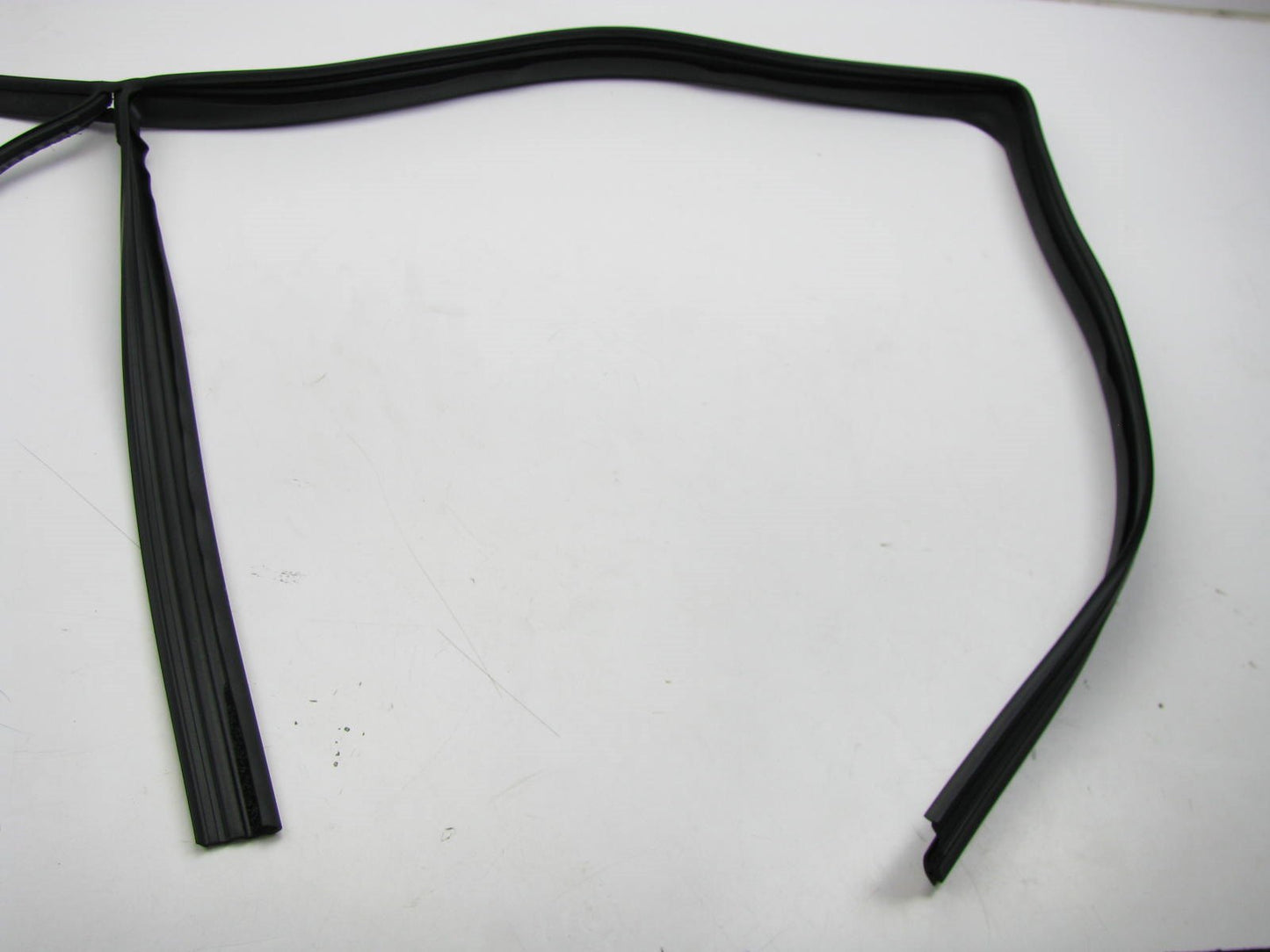 NEW REAR RIGHT Door Window Glass Run Weatherstrip Seal OEM For 15-16 Kia Cadenza