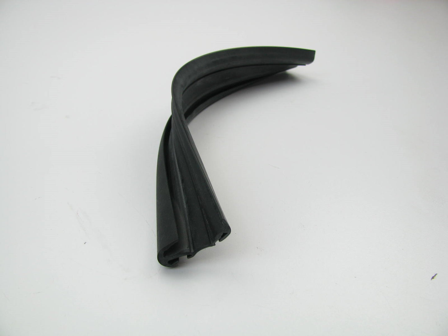 New OEM Rear Door Window Glass Lower Run Weatherstrip Seal For 01-05 Kia Optima