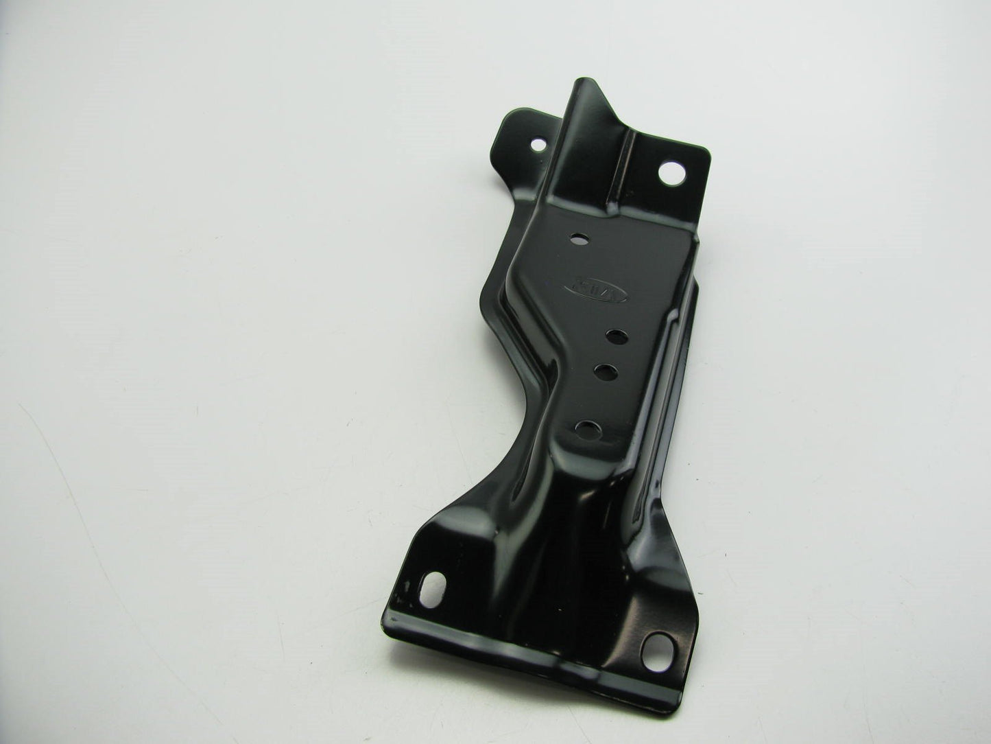 New OEM Radiator Support Center Stay For 03-09 Sorento 841513E000