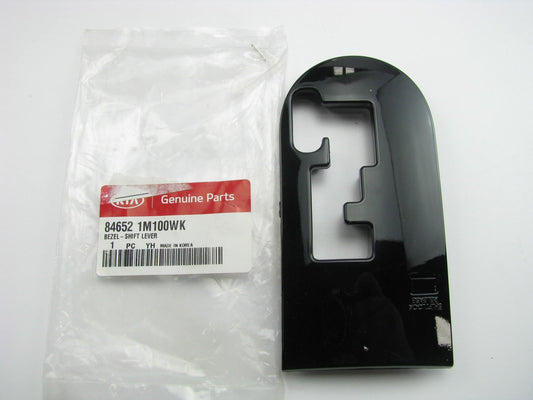 NEW - OEM Auto Tranmission Shifter Trim Bezel For 11-13 Kia Forte W/ Push Start