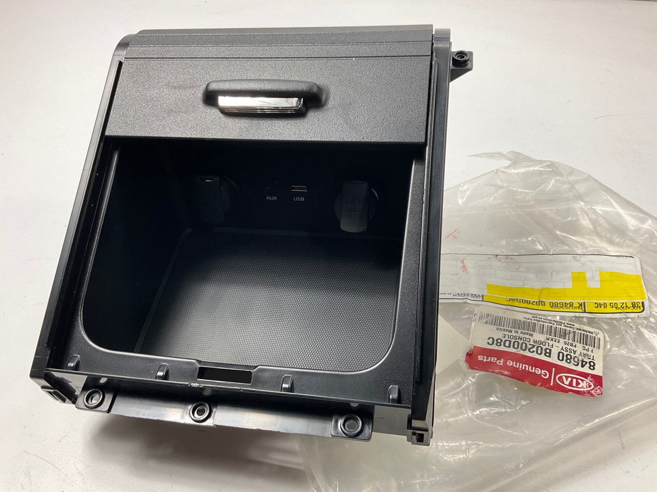 Center Console Tray W/ USB Outlets OEM For 2018 Kia Forte 84680B0200D8C
