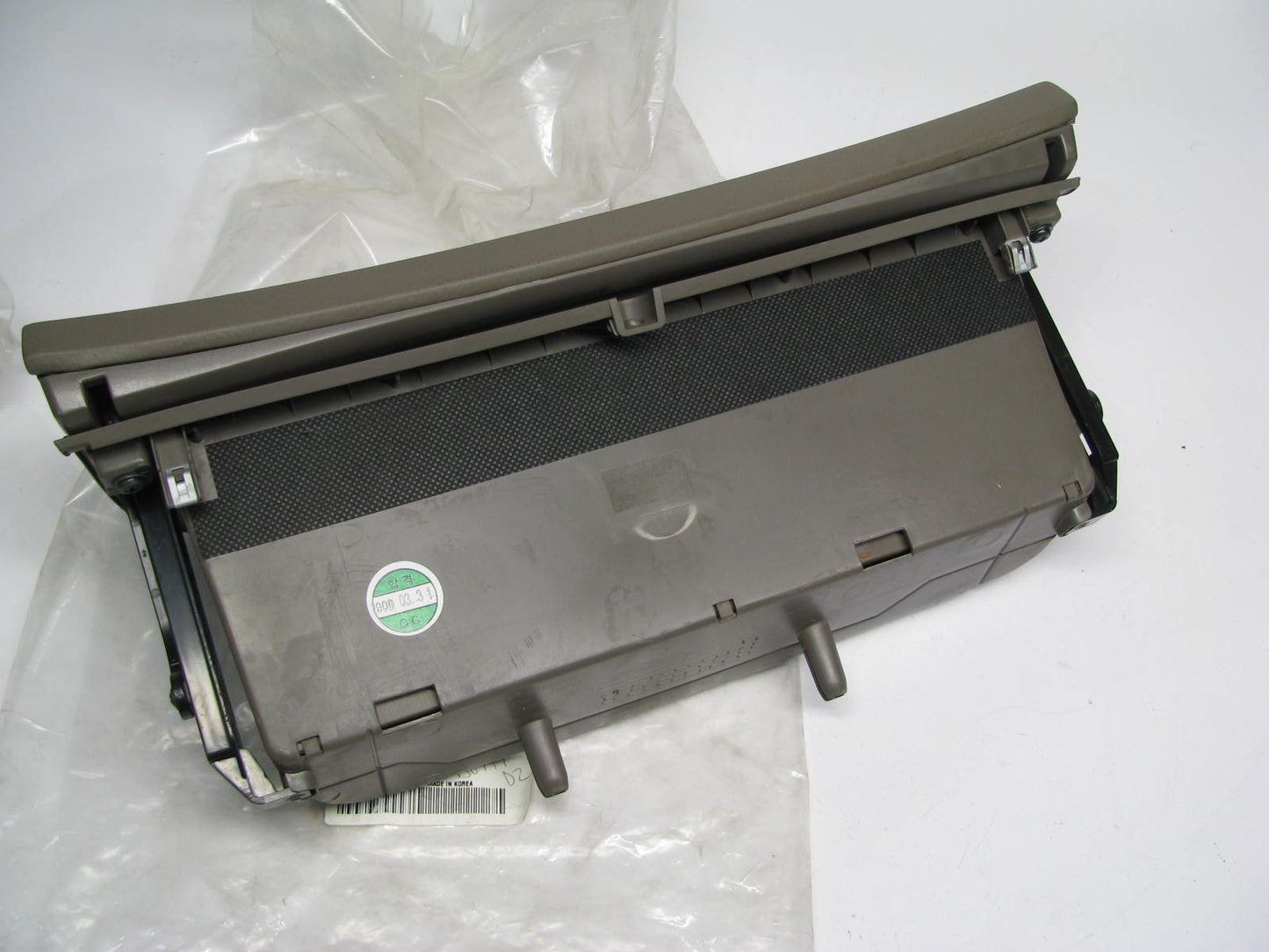 NEW - OEM 847904D000BQ Upper Glove Box For 2006-2014 Kia Sedona