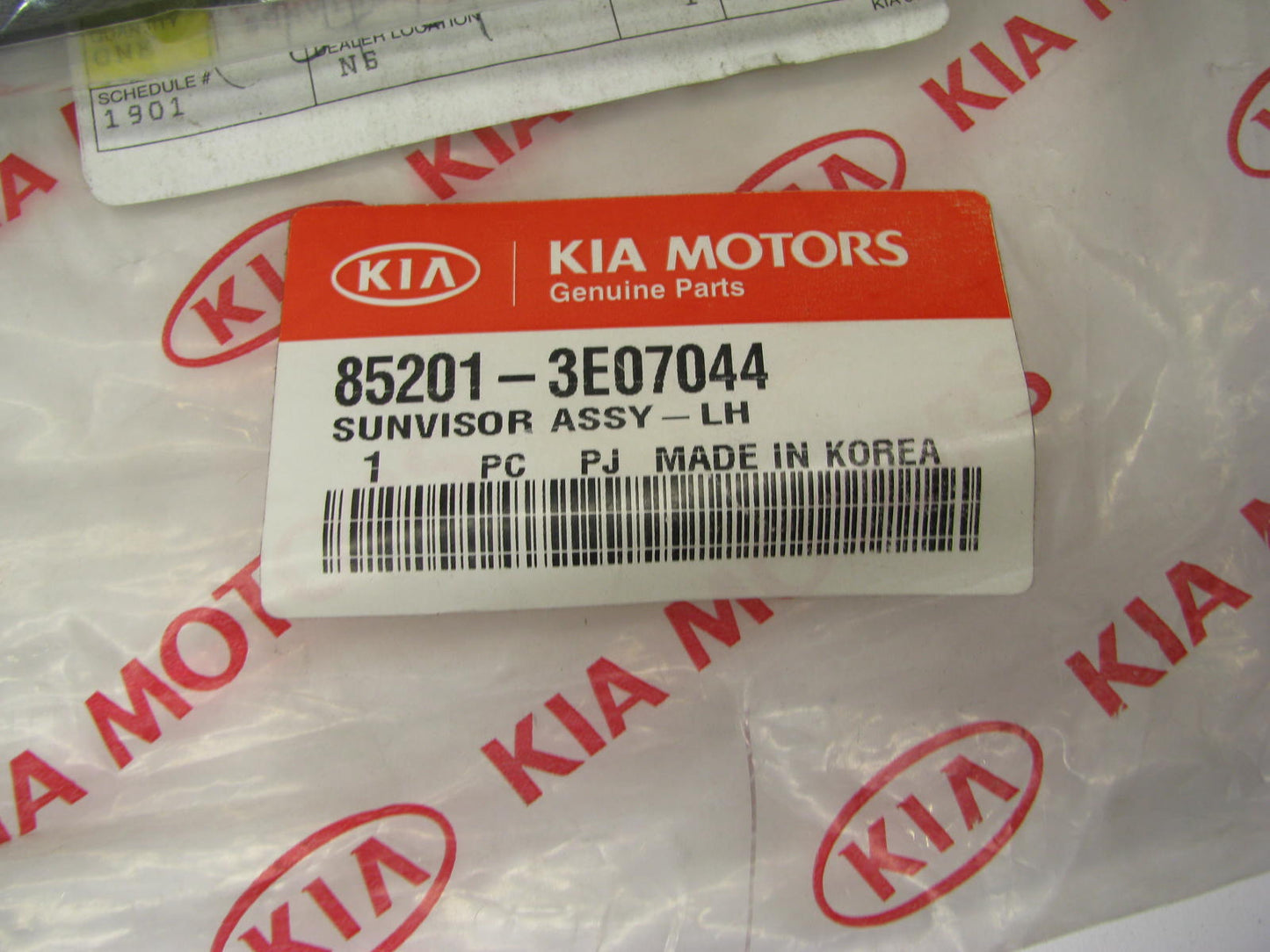 NEW GENUINE 852013E07044 LEFT Sun Visor W/ Mirror OEM For 2003-06 Kia Sorento