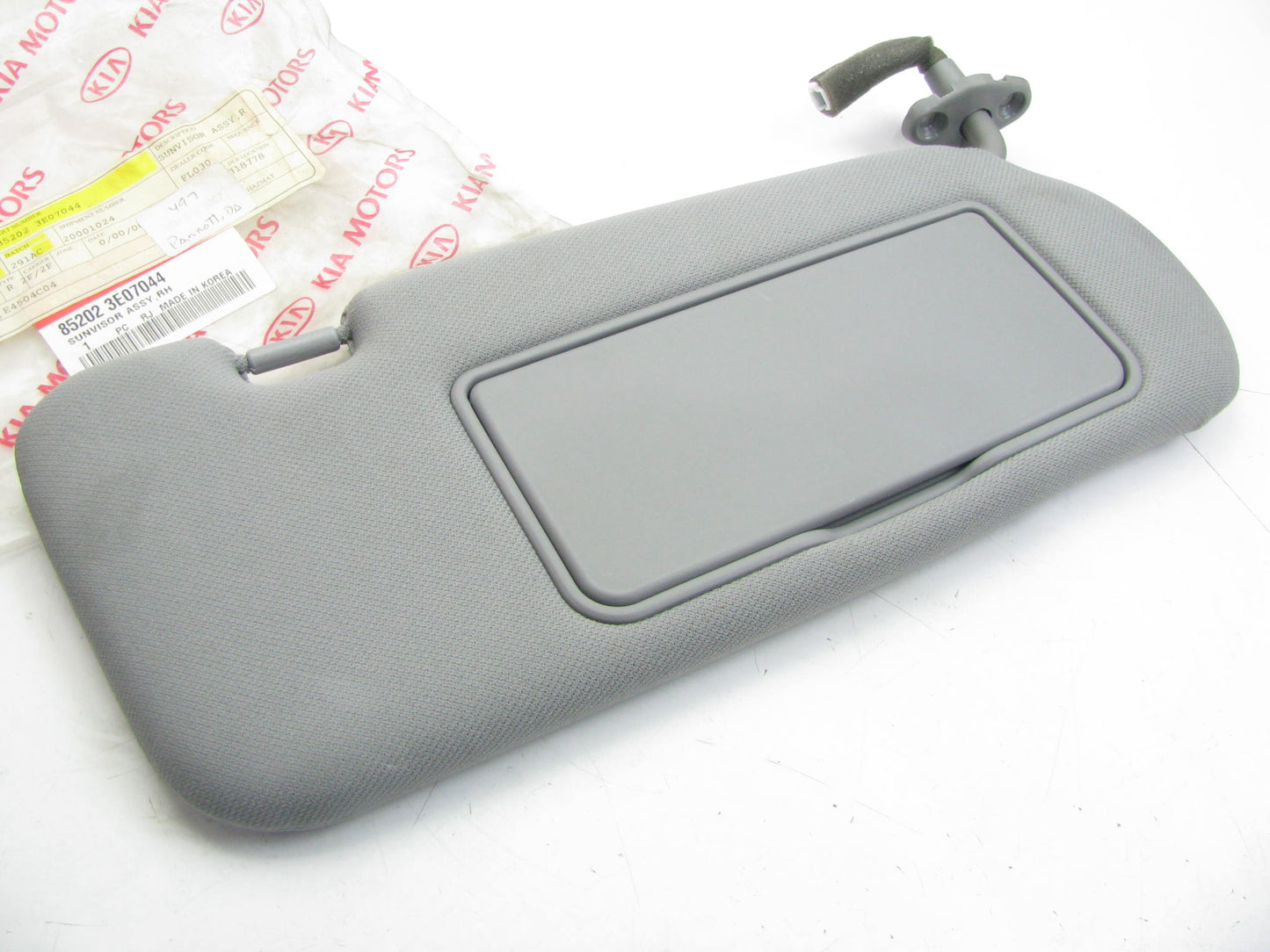New OEM Right Passenger Sun Visor 852023E07044 For 2003 Kia Sorento W/O SUNROOF
