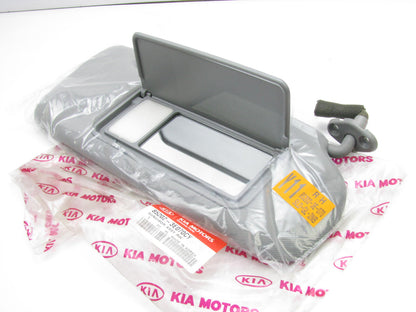 Right Passenger Side Sun Visor OEM For 04-06 Kia Sorento W/ Sunroof 852023E070CY