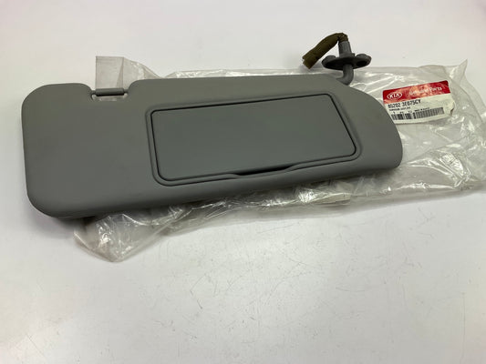 NEW Right Sun Visor, Gray, OEM For 2007-09 Kia Sorento W/O Sunroof 852023E075CY