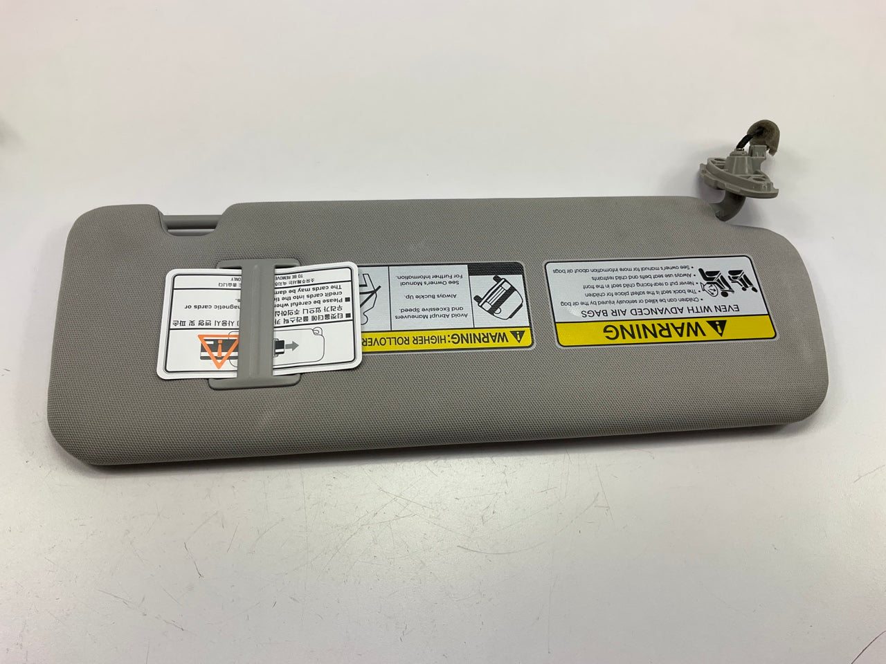 Left Driver Gray Sun Visor OEM For 2016-20 Kia Sorento W/ Sunroof 85210C6510BGA