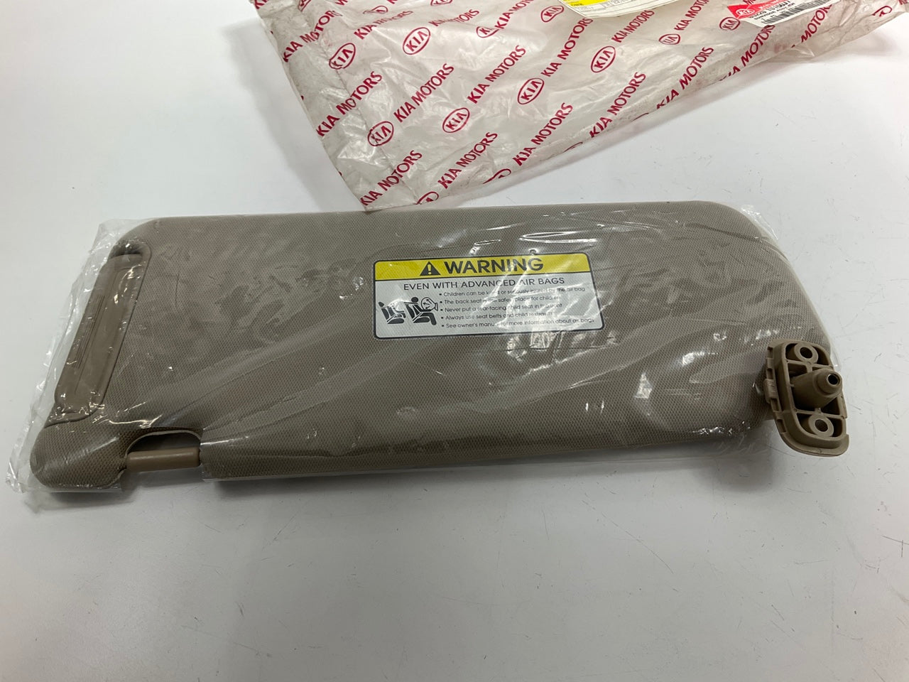 NEW Right Passengers Side Beige Sun Visor OEM For 11-13 Kia Sorento 852201U150J7