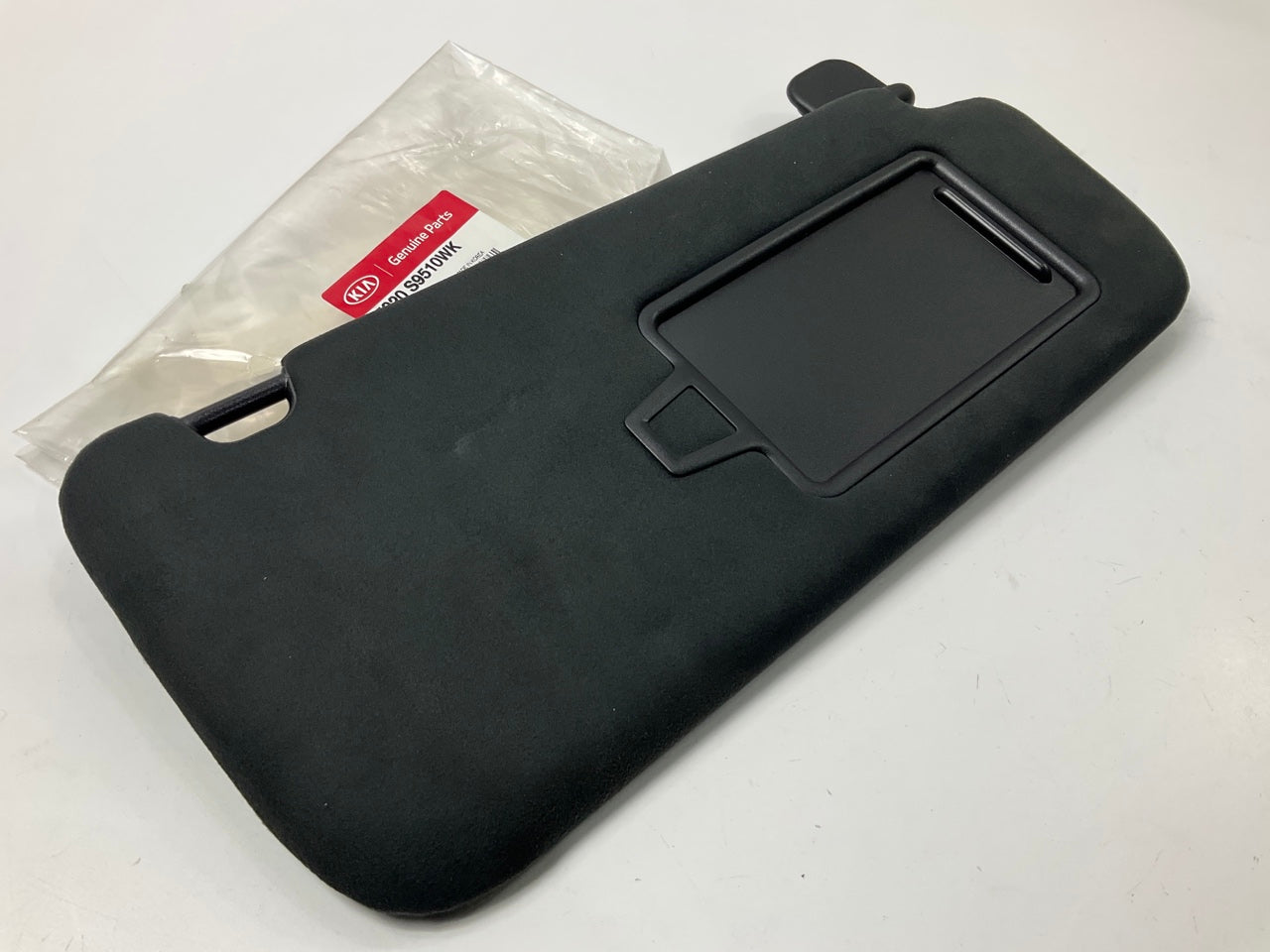 NEW Right Passengers Black Sun Visor OEM For 2020-24 Kia Telluride 85220S9510WK
