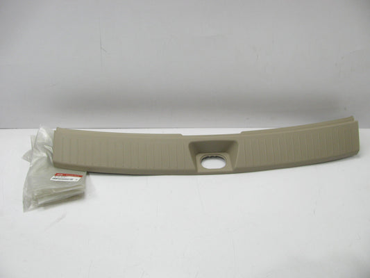 NEW Rear Liftgate Trim Scuff Plate BEIGE OEM For 05-10 Kia Sportage 857701F000EZ