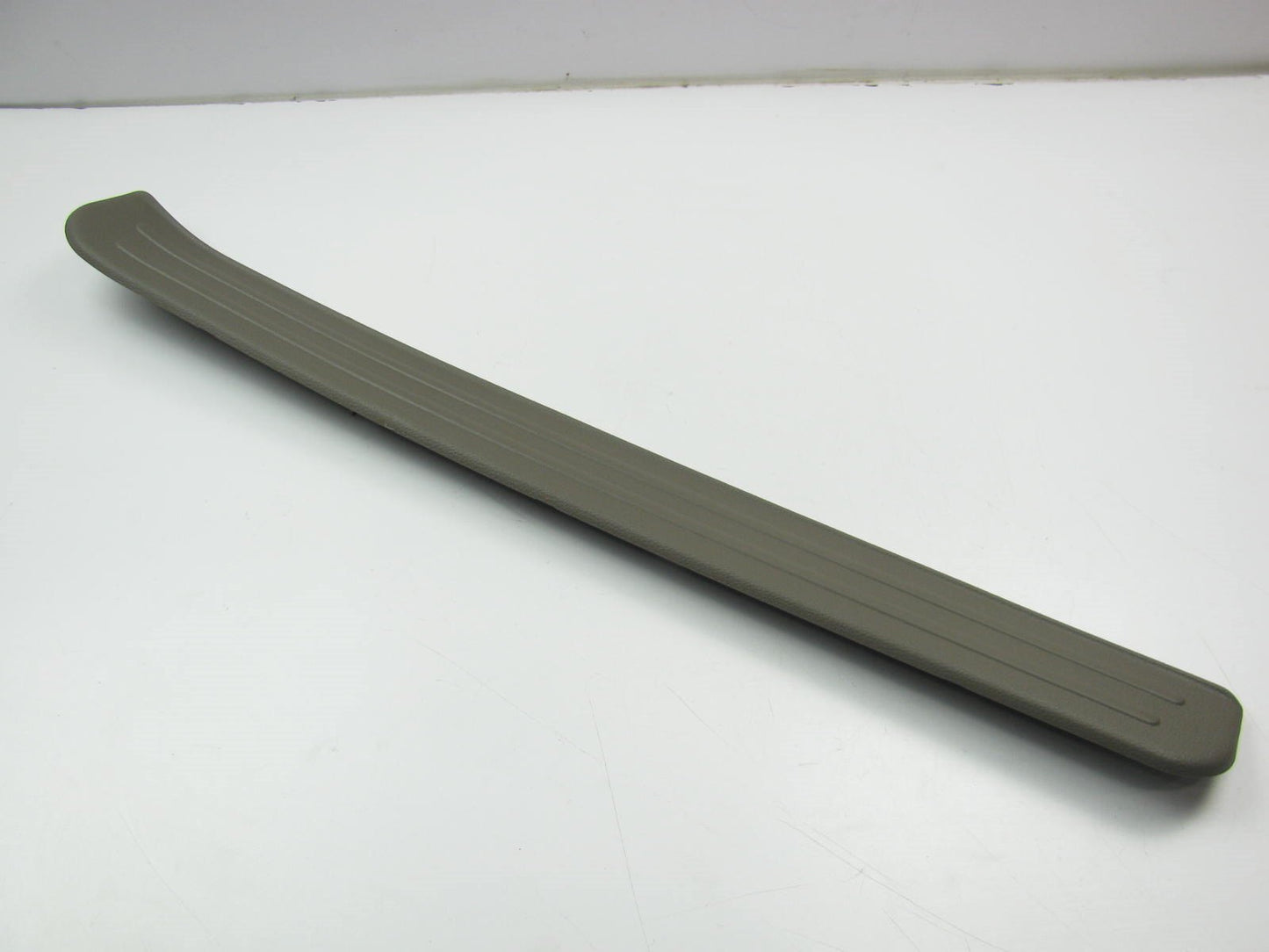 NEW GENUINE FRONT LEFT Door Sill Scuff Plate Cover OEM For 09-14 Sedona
