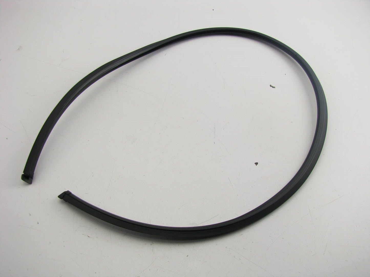 New Genuine Windshield Upper Molding Trim OEM For 2007-09 Amanti 3.8L 861303F511
