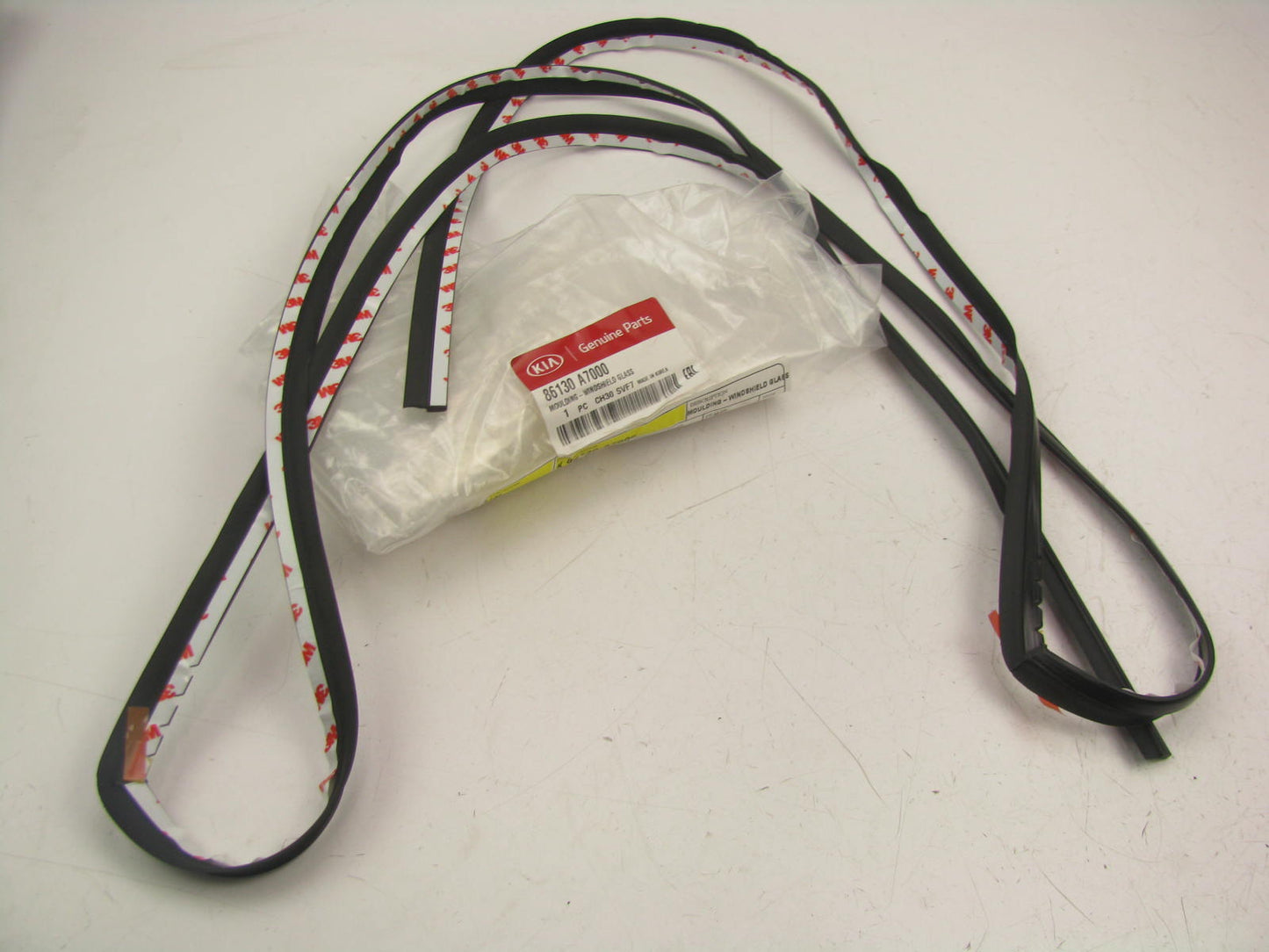 NEW - OEM 86130A7000 Upper Windshield Weatherstrip Seal 14-18 Forte 14-17 Forte5