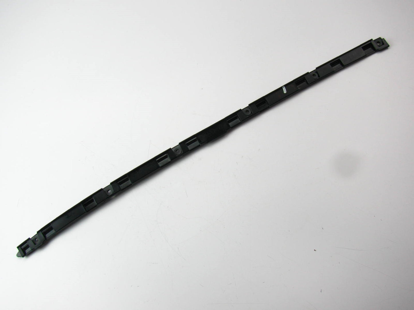 New Genuine LEFT Driver Side Windshield Moulding Bracket OEM For 2011-14 Sorento