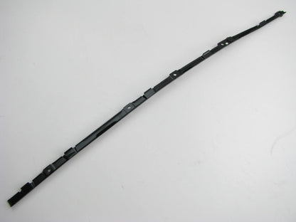 New Genuine FRONT RIGHT Windshield Moulding Bracket OEM For 2004-2008 Kia Amanti