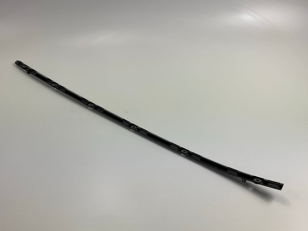 NEW 86139D4000 Right Windshield Moulding Mounting Bracket For 2016-2020 Optima