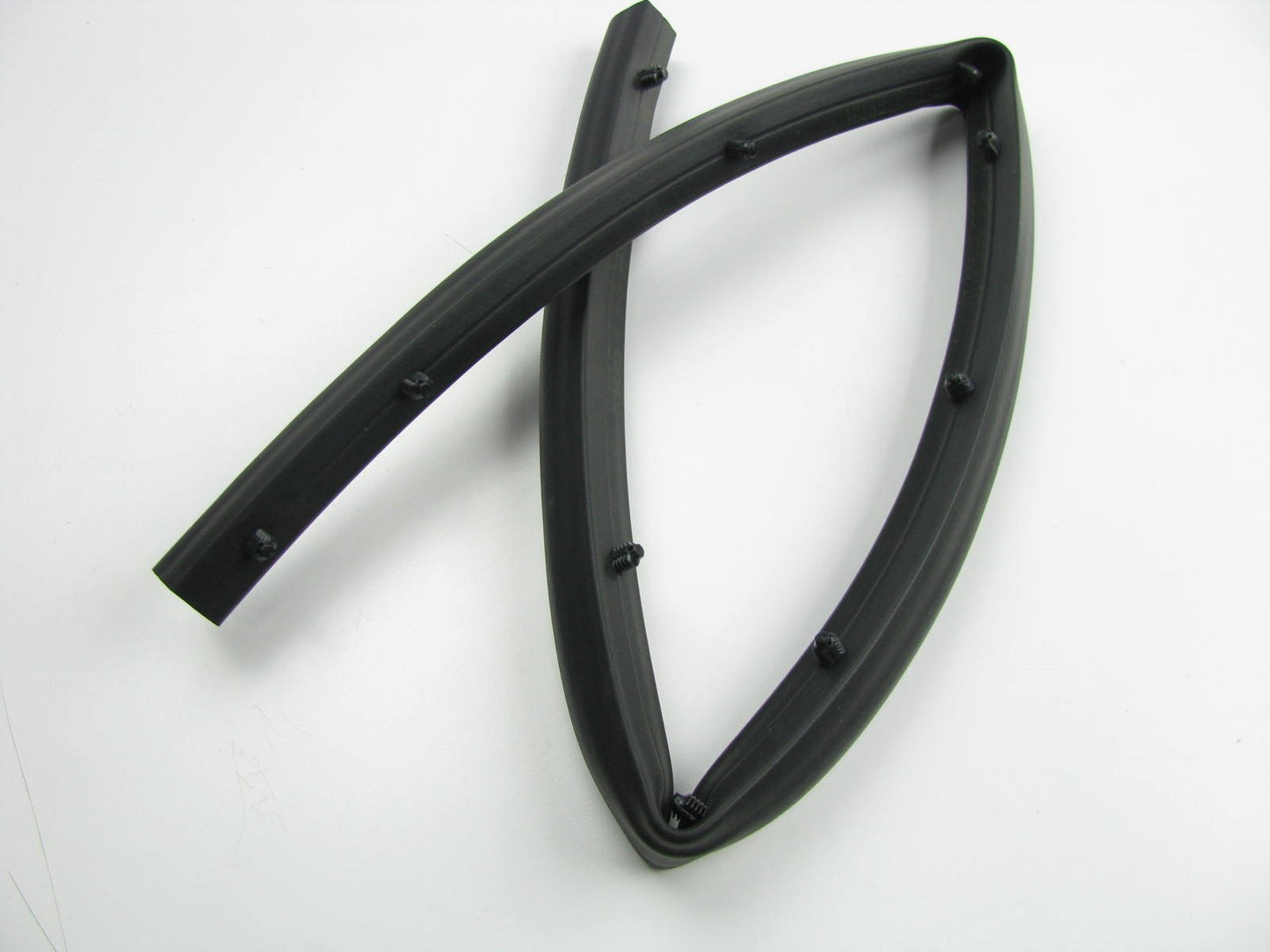 NEW GENUINE OEM Front Hood Weatherstrip Seal For 08-10 Kia Sportage 8643503000