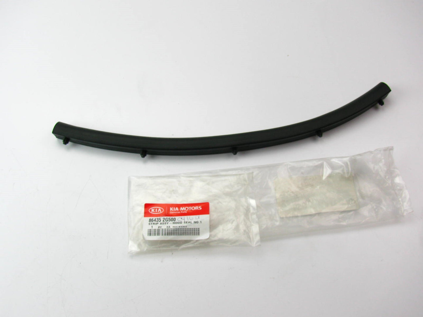 New Genuine Right Side Hood Weatherstrip Seal OEM For 2009-10 Optima 864352G500