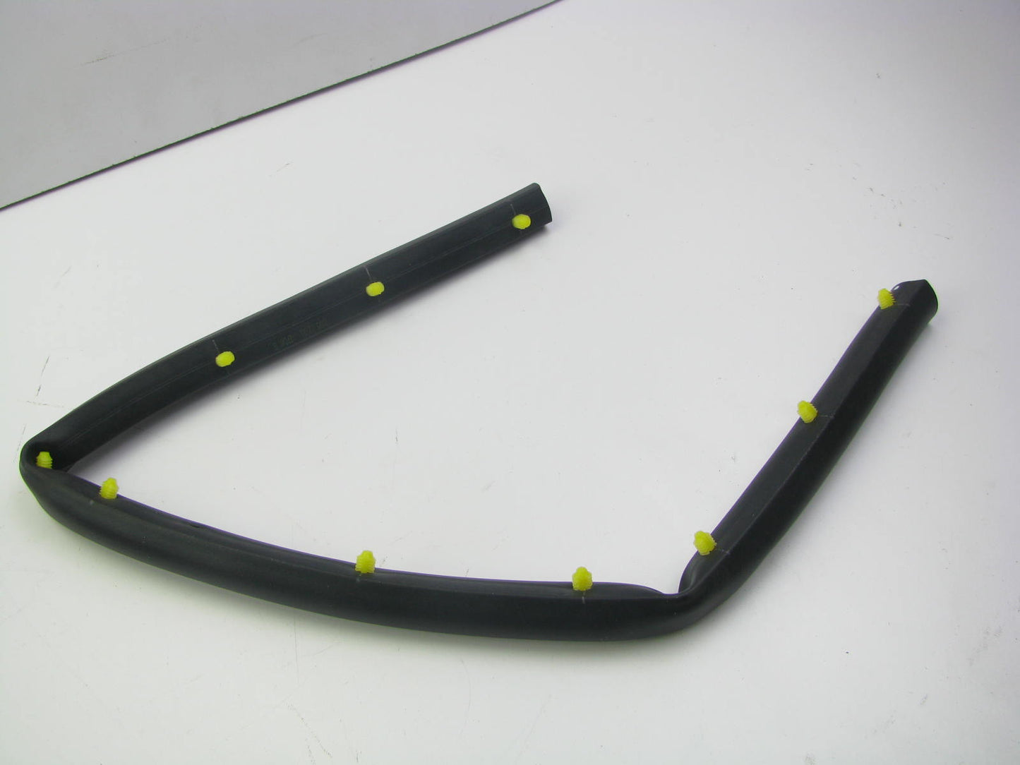 NEW GENUINE Front Hood Seal OEM For 2003-2006 Kia Optima 864353C500
