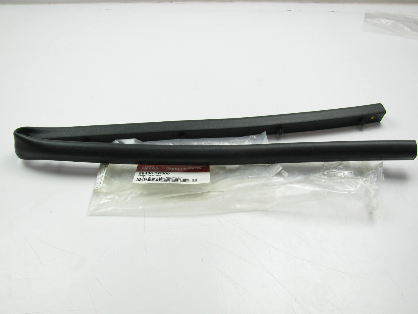 New Genuine Hood Weatherstip Seal OEM For 2014-2016 Kia Cadenza 864363R500