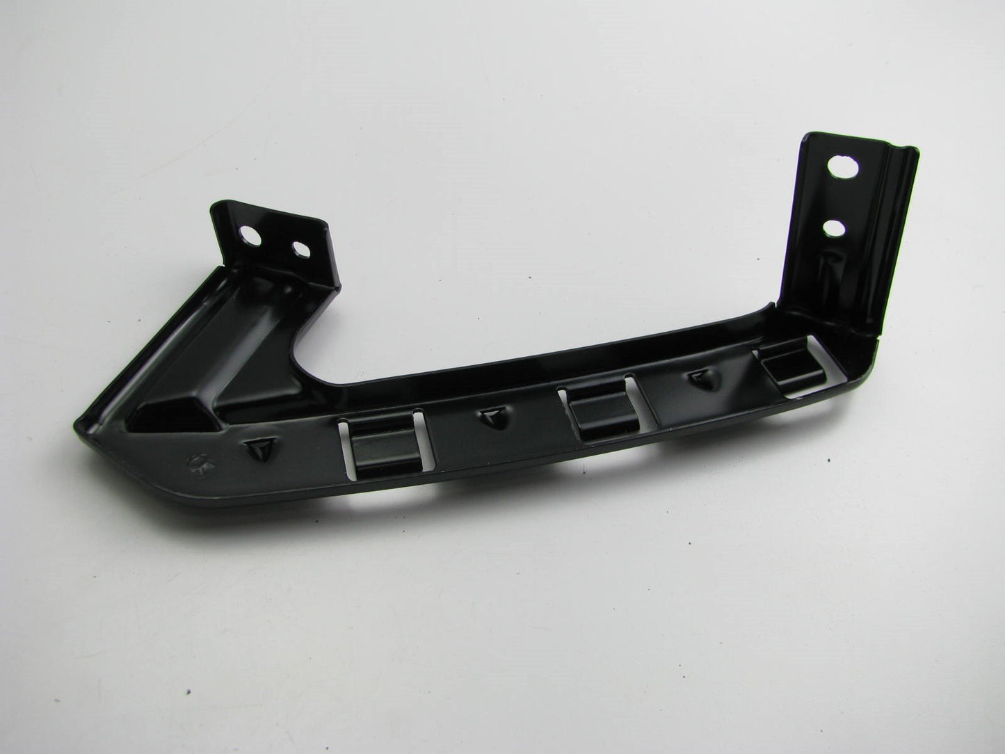 New OEM Front Bumper Upper Side Mounting Bracket Right Passenger For 14-16 Forte