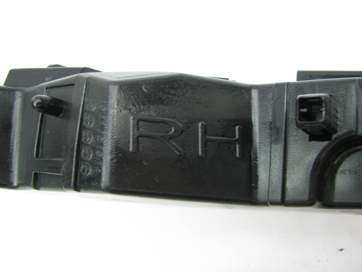 Front Bumper Passengers Right Side Support Bracket OEM For 2012-2013 Kia Soul