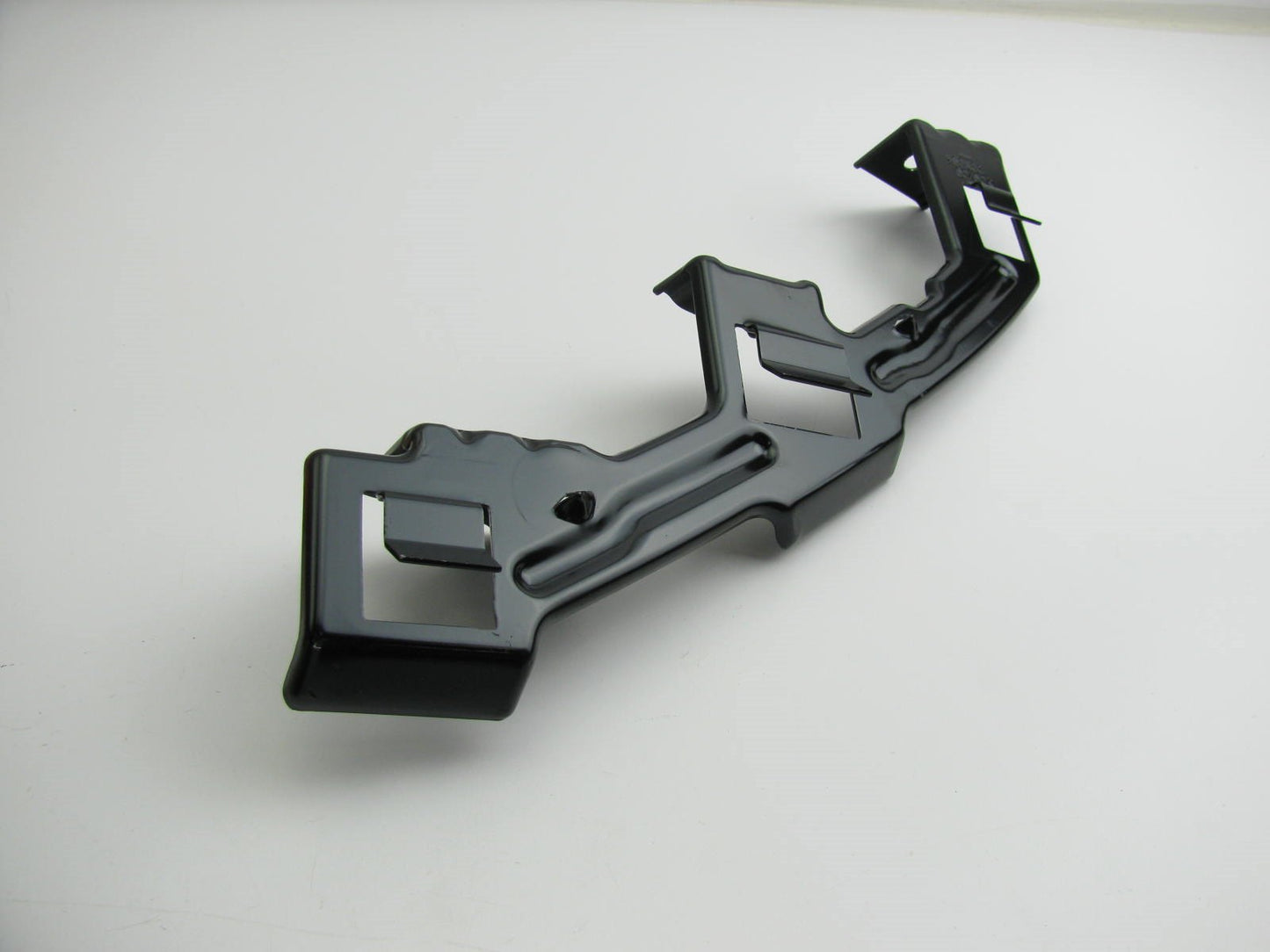 FRONT Bumper Cover Support Bracket Left (Drivers Side) OEM For 11-13 Kia Sorento