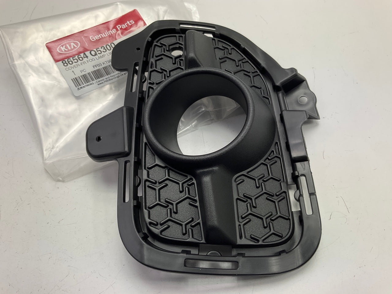 NEW Fog Light Fog Lamp Trim Bezel Right Passengers OEM For 2021-2023 Kia Seltos