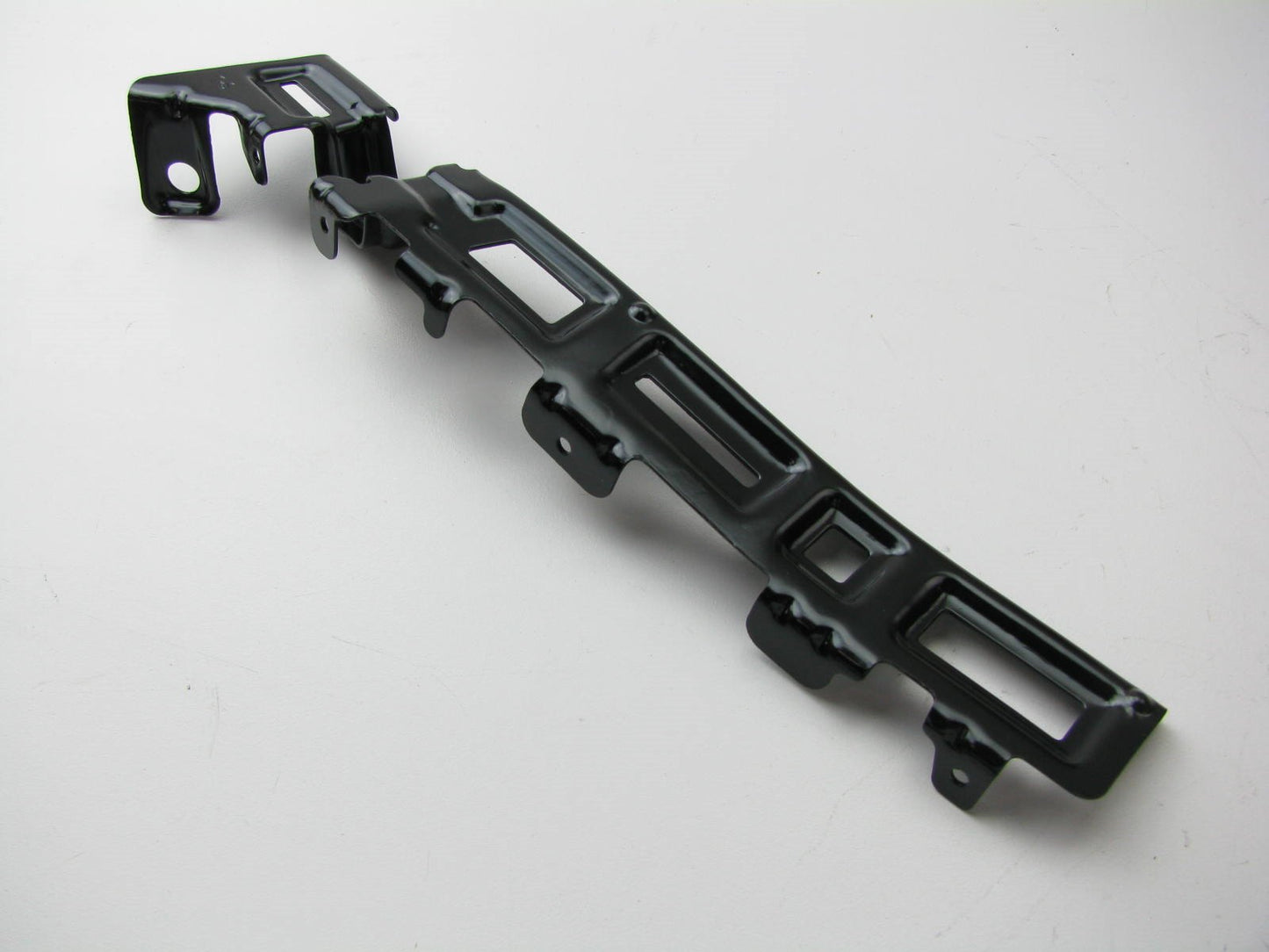 NEW - OEM 865771U200 Front Left Side Bumper Cover Bracket For 11-15 Kia Sorento