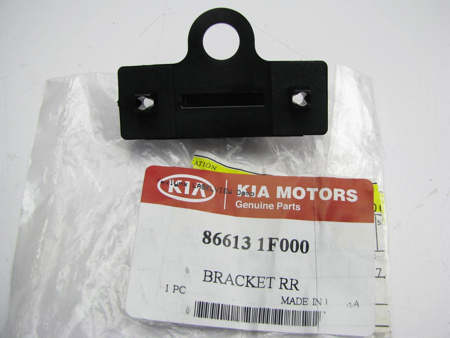 New Genuine Rear Bumper Cover Support Mounting Bracket OEM For Kia 866131F000