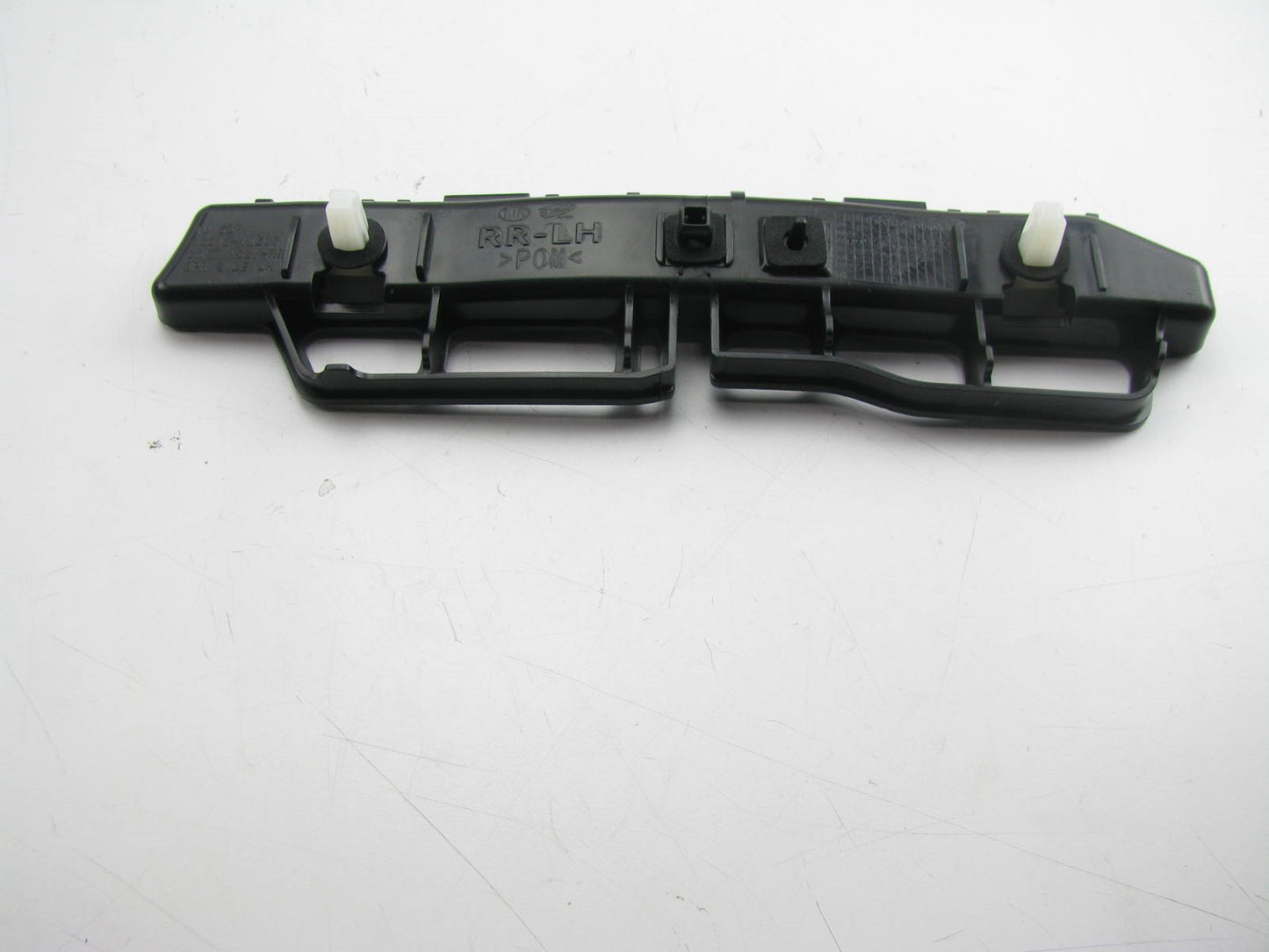 New Rear Bumper Left Side Retainer Bracket For 11-12 Kia Forte 866131M500