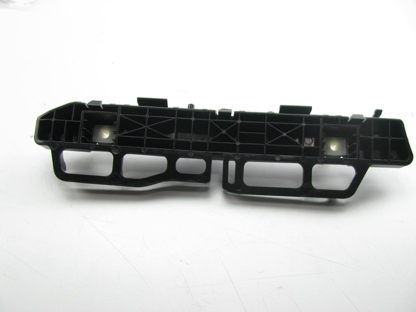 New Rear Bumper Left Side Retainer Bracket For 11-12 Kia Forte 866131M500