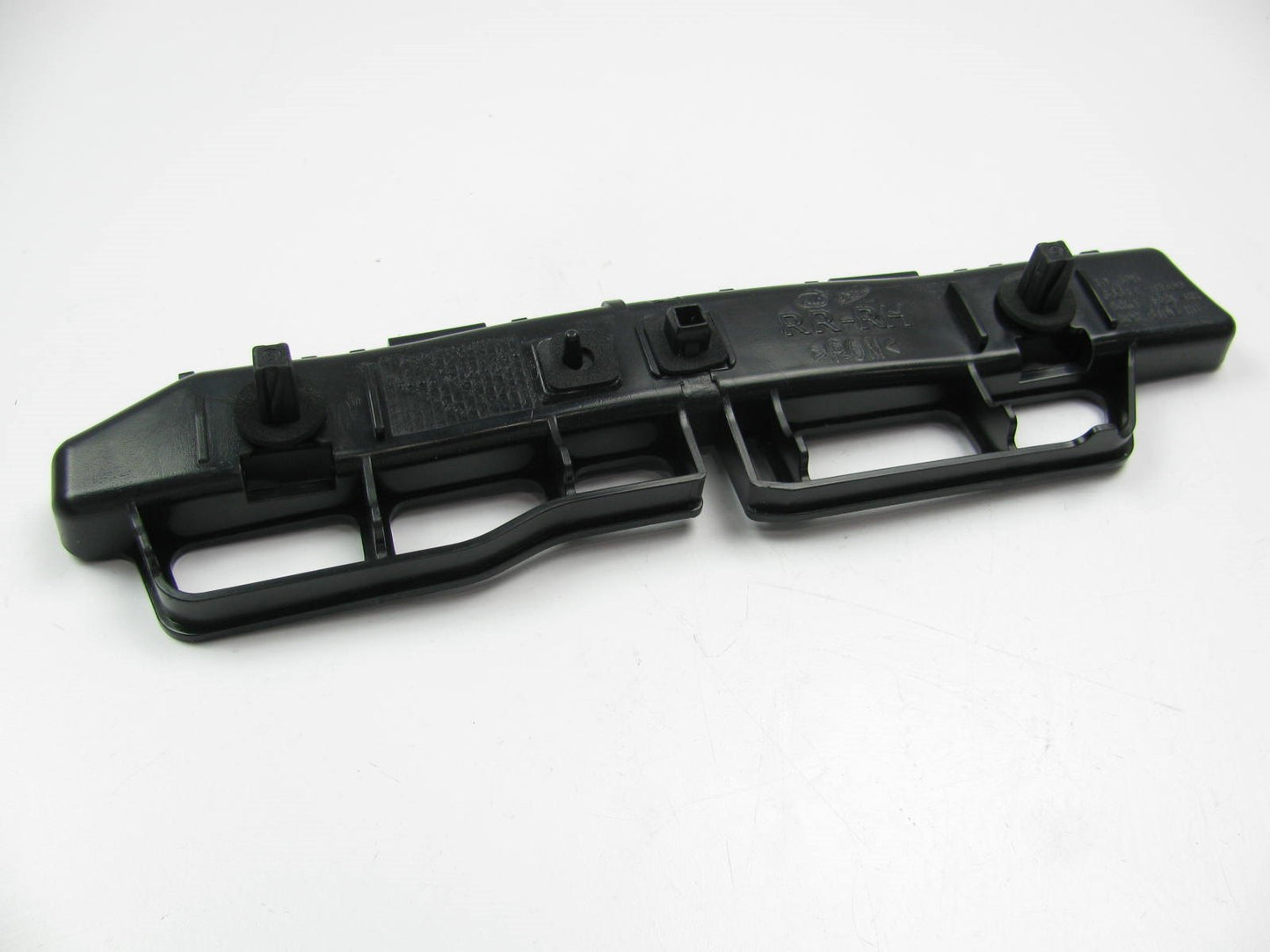 Rear Bumper Side Retainer Mounting Bracket OEM For 11-13 Kia Forte 866141M500