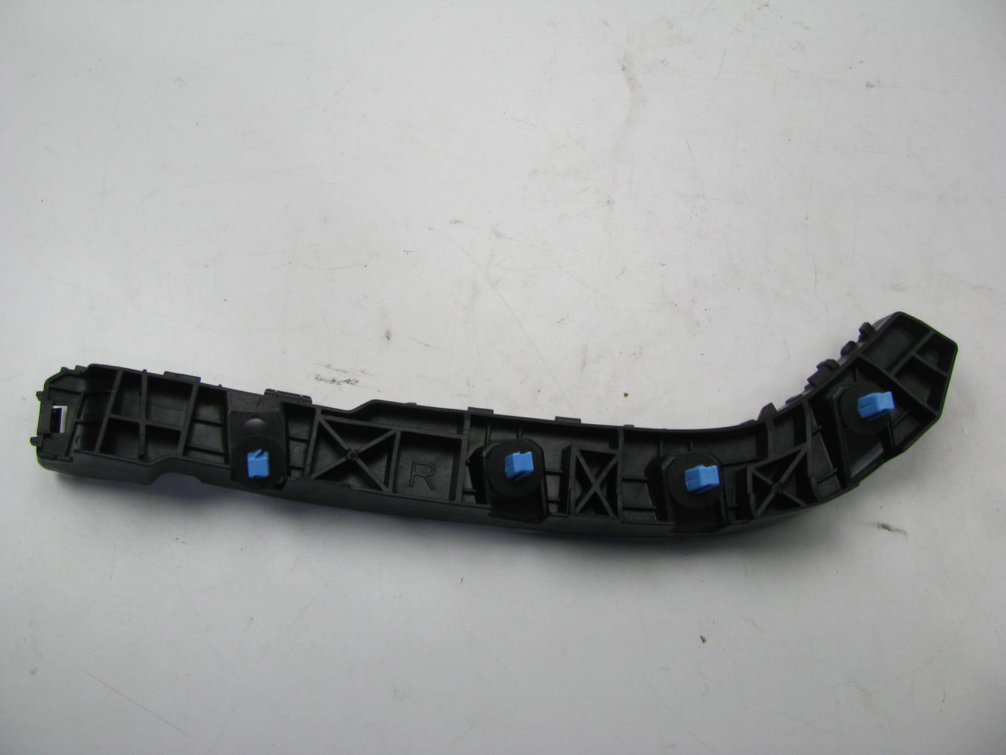 Rear Bumper Cover Right Passenger Bracket OEM For 2017-2022 Kia Niro 86614G5000