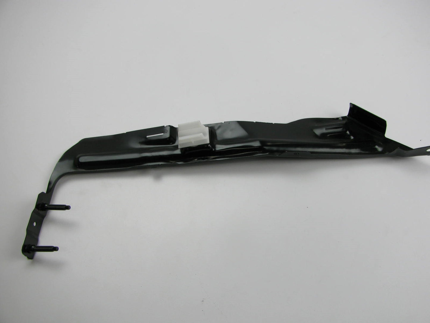 Rear Bumper Cover Reinforcement Bracket Right Passengers OEM For 03-06 Sorento