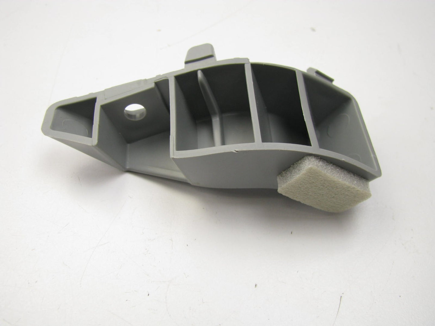 NEW Rear Left Bumper Cover Upper Bracket OEM For 2009 KIA Borrego 866192J000