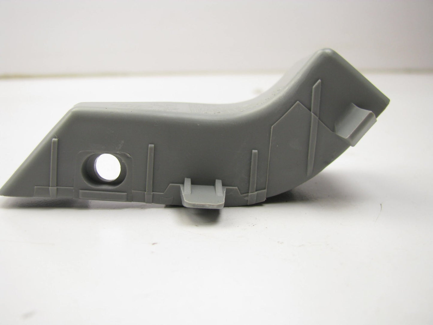 NEW Rear Left Bumper Cover Upper Bracket OEM For 2009 KIA Borrego 866192J000