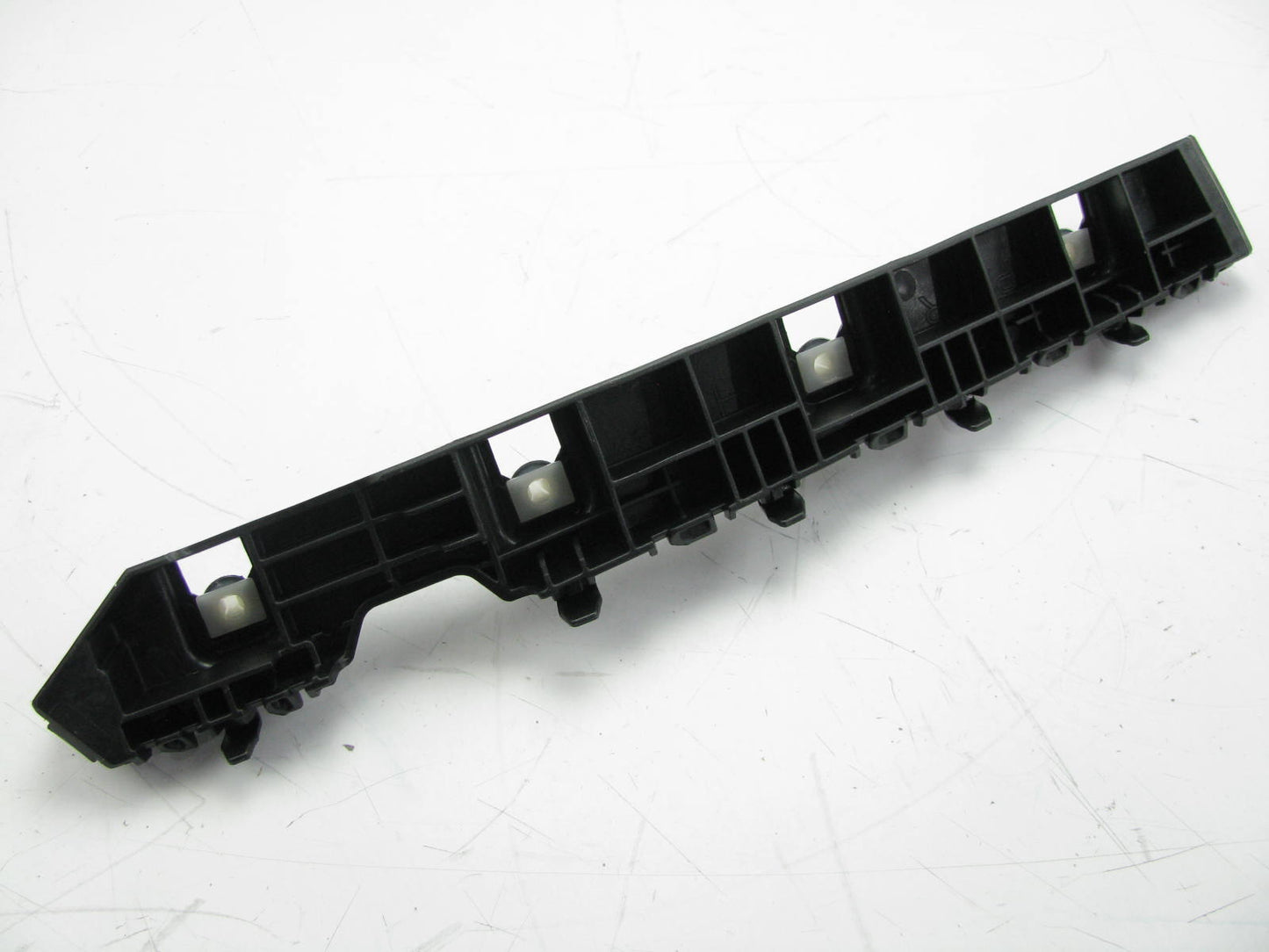 Rear Bumper, Right Passengers Side Retainer Bracket OEM For 2020-2023 Kia Seltos