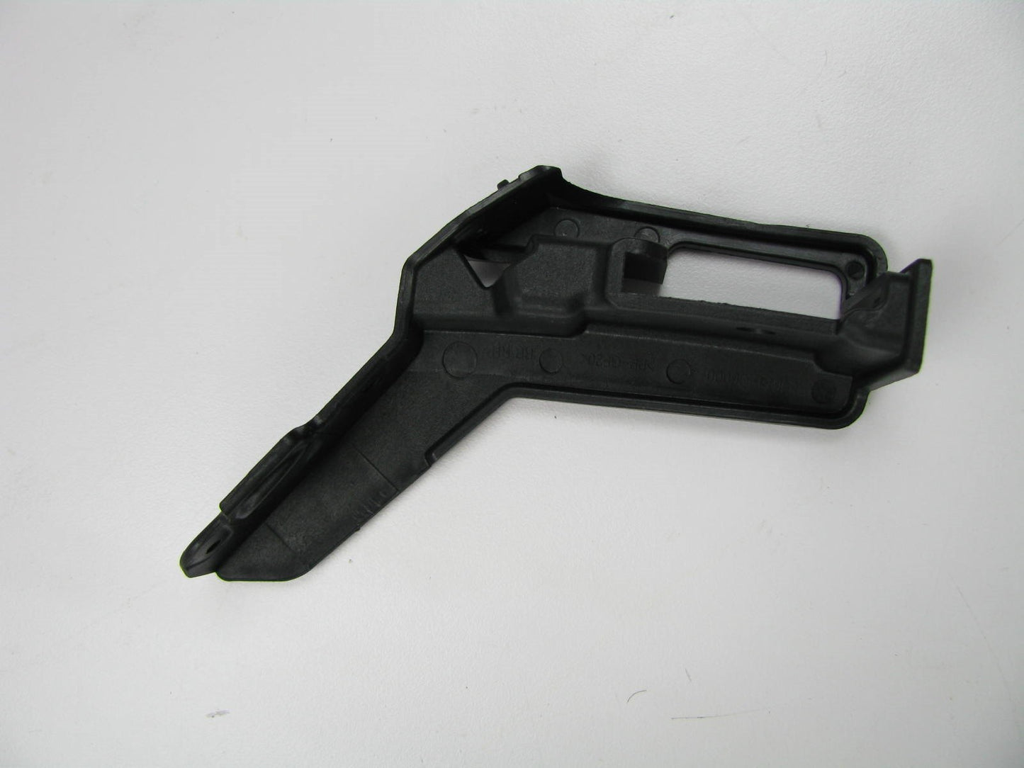 New OEM Rear Bumper Right Side Cover Bracket For 15-16 Sorento 86678C6000