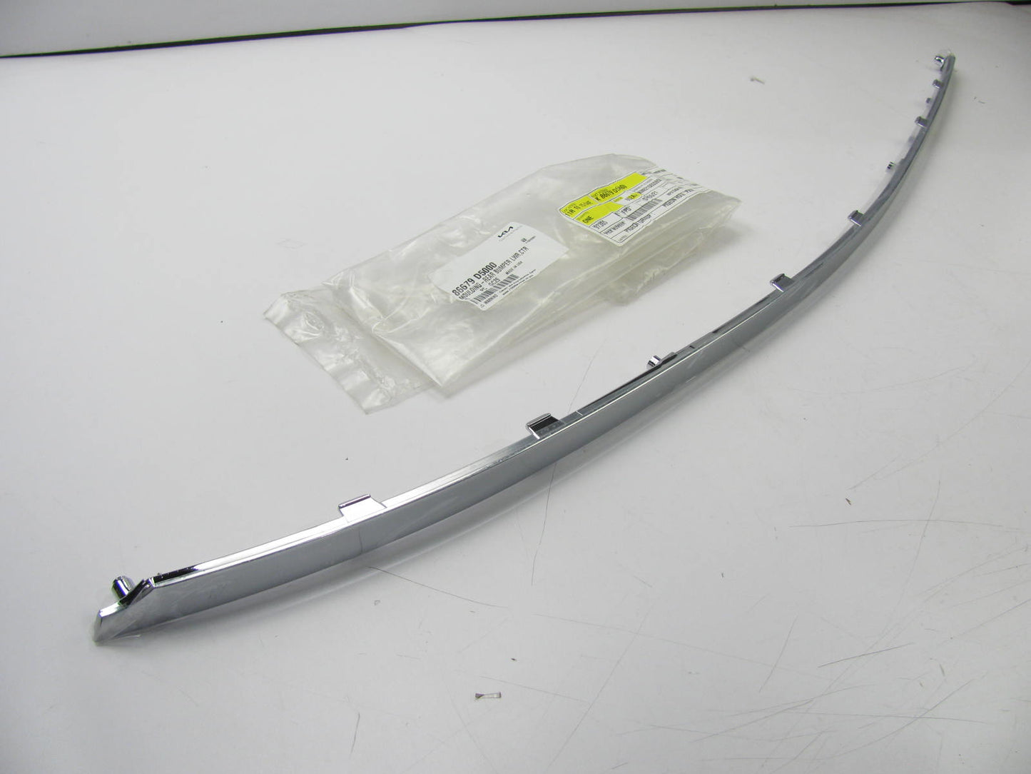 Rear Bumper Lower Center Chrome Moulding Strip For 16-18 Kia Optima 86679D5000